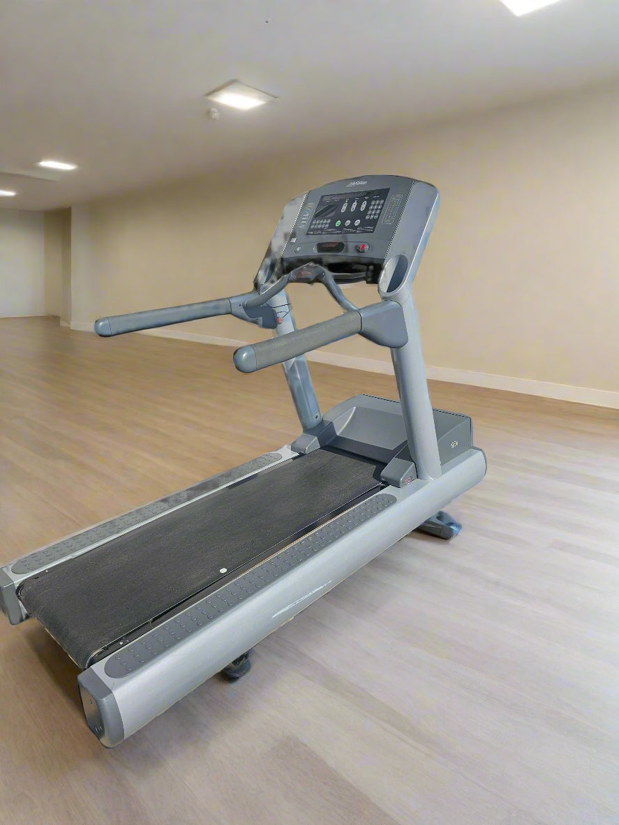 Life Fitness 95Ti Treadmill