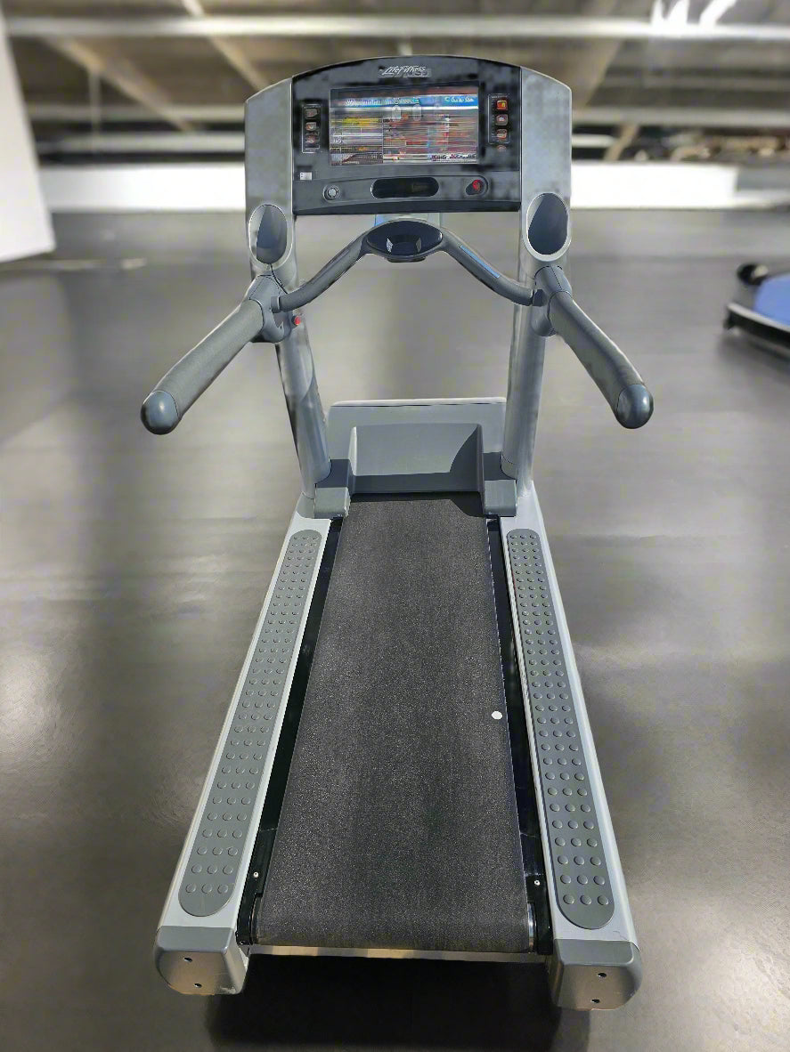 Life Fitness 95Ti Treadmill