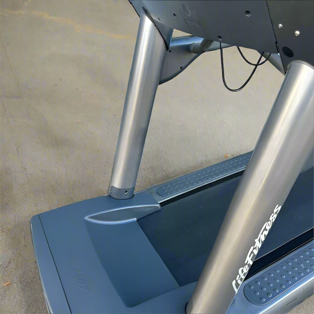 Life Fitness 95Ti Treadmill