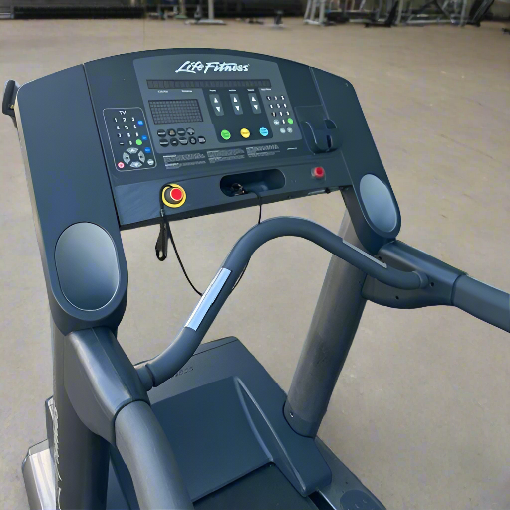 Life Fitness 95Ti Treadmill