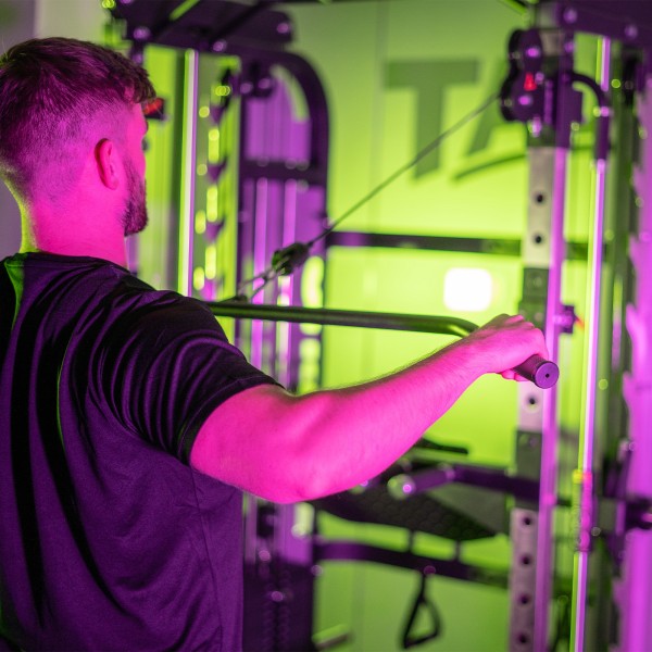 Taurus_Elite_Trainer_Cable_Machine_Use_1600_1600_600
