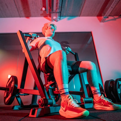 Taurus_Pro_Iso_Seated_Chest_Press_Use_Demonstration_1600_1600_600