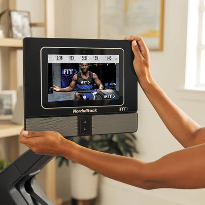 nordictrack_rw700_rowing_machine_2022_nordictrack_rw700_rowing_machine_2022_-_lifestyle_console_720x